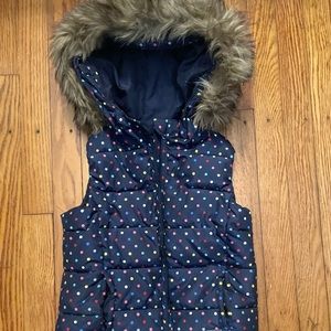Like New Gap youth vest with detachable fur